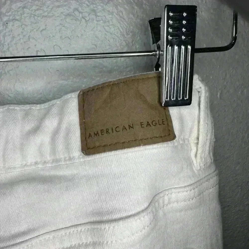 American Eagle Mom Straight Jean White Destroyed high rise stretch, Size 10